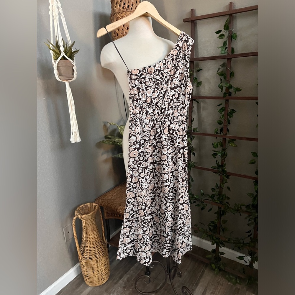 RAILS Selani Midi Dress
Russet Floral One Shoulder XS - Picture 9 of 10